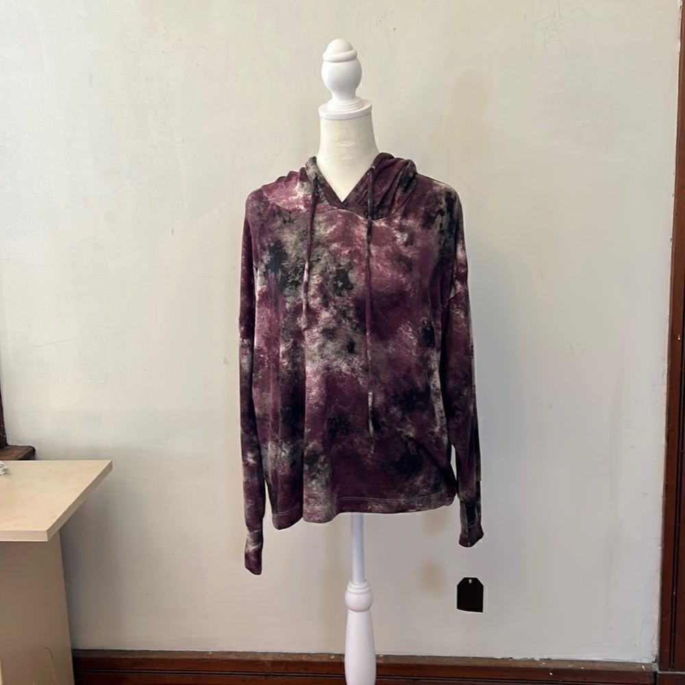Midnight Bakery purple multicolored long sleeve hoodie Size M NWT